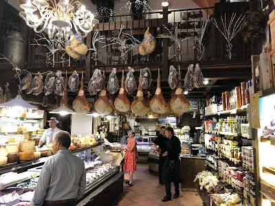 Bologna's Culinary Heart: A Food Lover's Journey Through the Quadrilatero