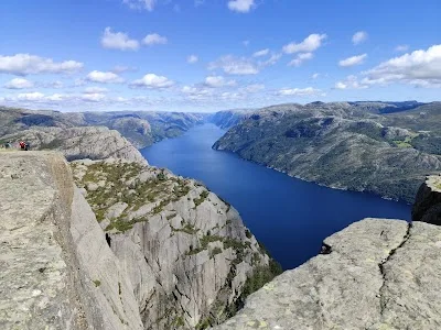 Summit Serenity: Capturing the Majesty of Preikestolen, Norway