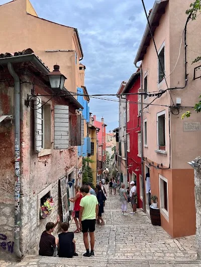 Grisia Street Rovinj: Best Spots, Times & Photography Guide