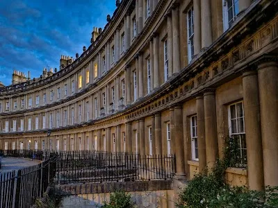 Framing the Grandeur: A Photography Guide to The Royal Crescent, Bath
