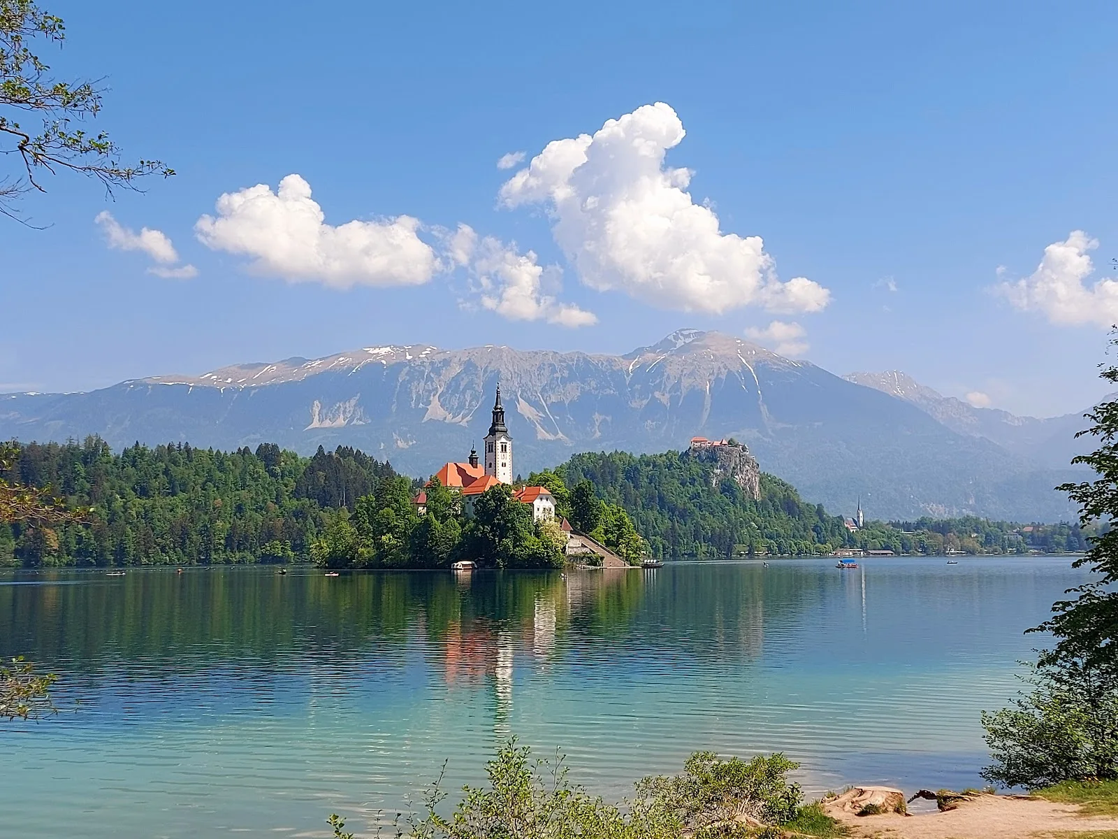 Framing Fairytales: Your Ultimate Photography Guide to Lake Bled's Enchanting Beauty