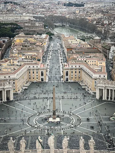 Capturing Divine Grandeur: A Photographer's Guide to St. Peter's Basilica