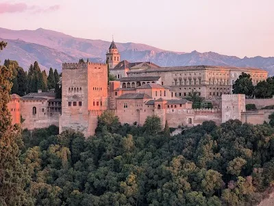 Unlocking the Alhambra: Your Essential Guide for a Seamless Visit