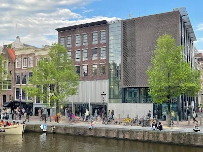 A Reflective Journey: Your Thoughtful Itinerary for the Anne Frank House