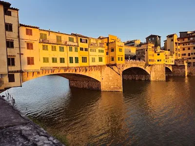 Florence's Golden Embrace: A Photography Guide to Ponte Vecchio