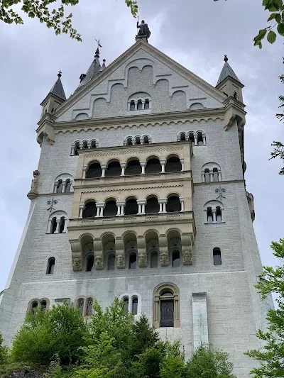 Capturing Fairytale Dreams: A Photographer's Guide to Neuschwanstein Castle