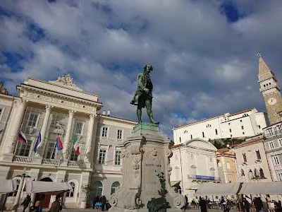 Best Food Near Tartini Square Piran: Local Restaurants