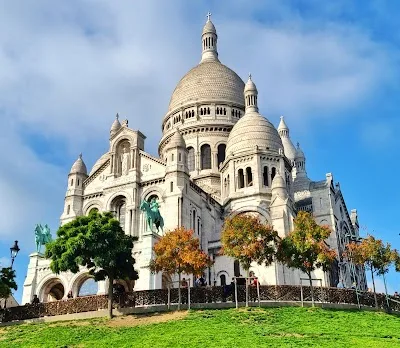 Montmartre's Bohemian Heart: A Neighborhood Guide to Paris's Artistic Soul