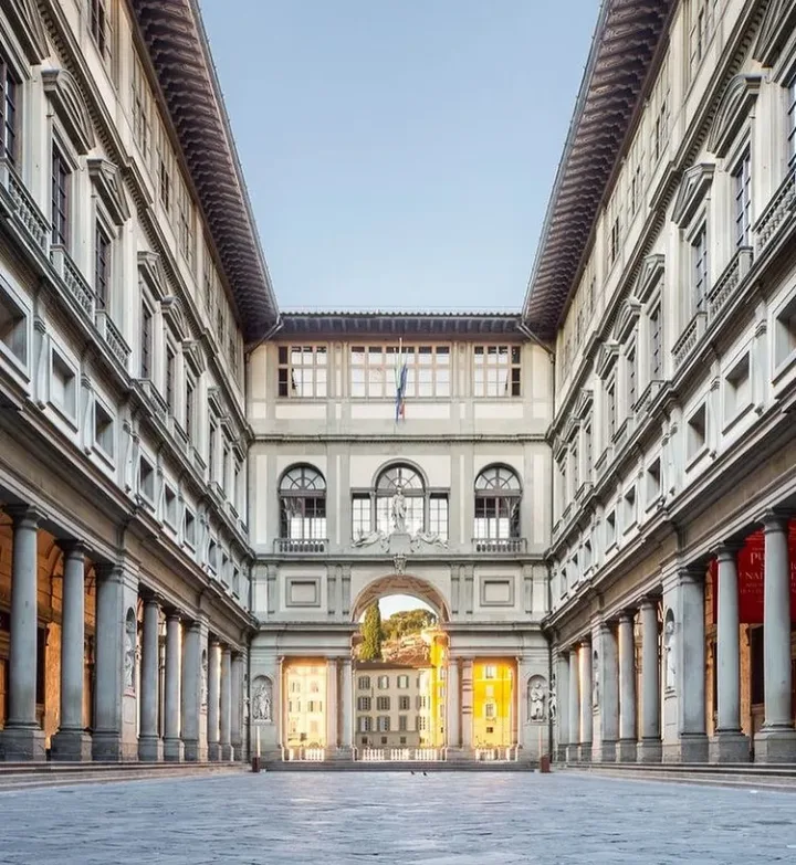 Uffizi Galleries Florence: Best Photo Spots & Times