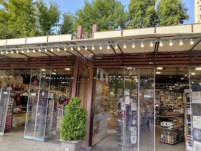 Vernissage Market Yerevan: Budget Guide & Money-Saving Tips