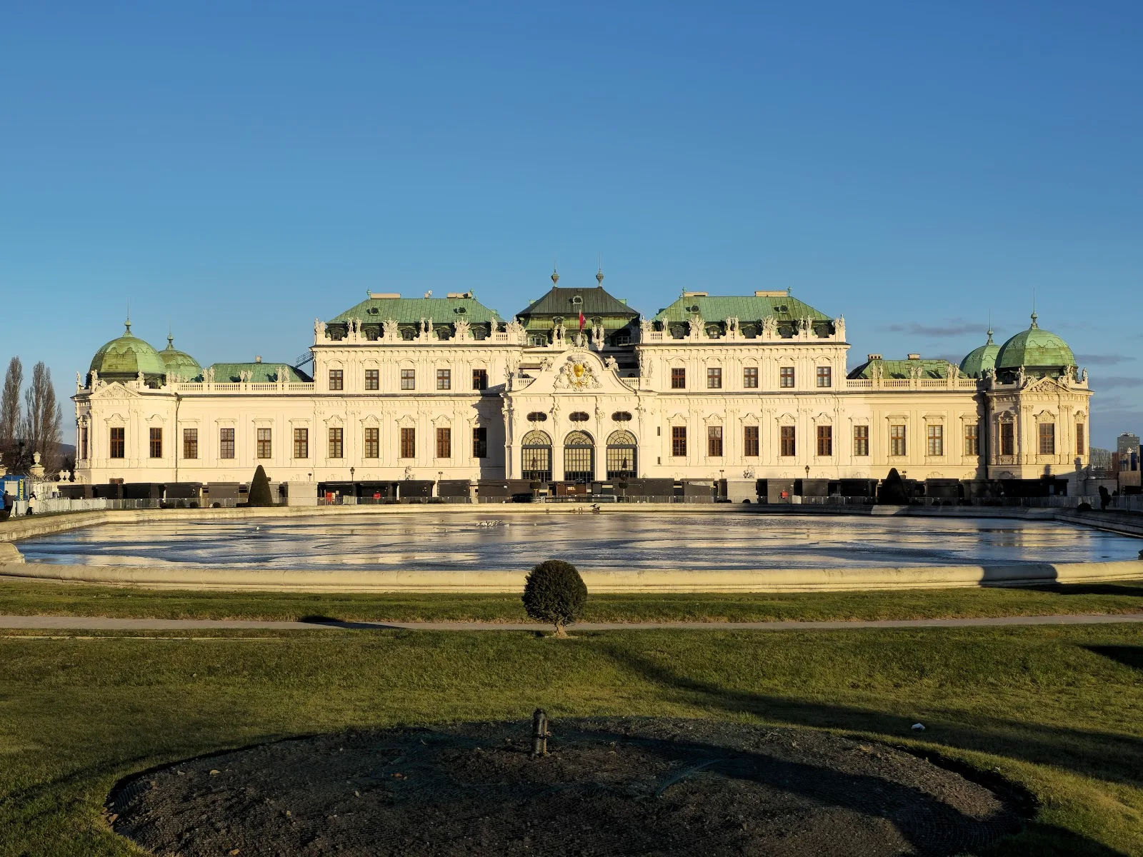 Capturing Grandeur: A Photographer's Guide to Vienna's Upper Belvedere