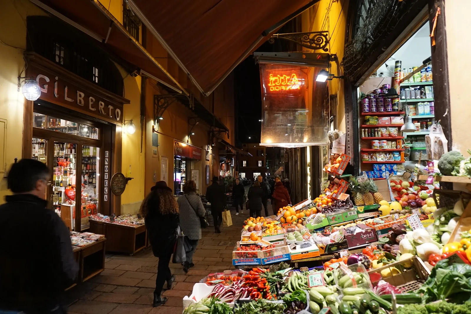 A Taste of Tradition: Unearthing Bologna's Culinary Heart in the Quadrilatero