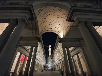 Mastering the Lens: A Photography Guide to Florence's Uffizi Gallery